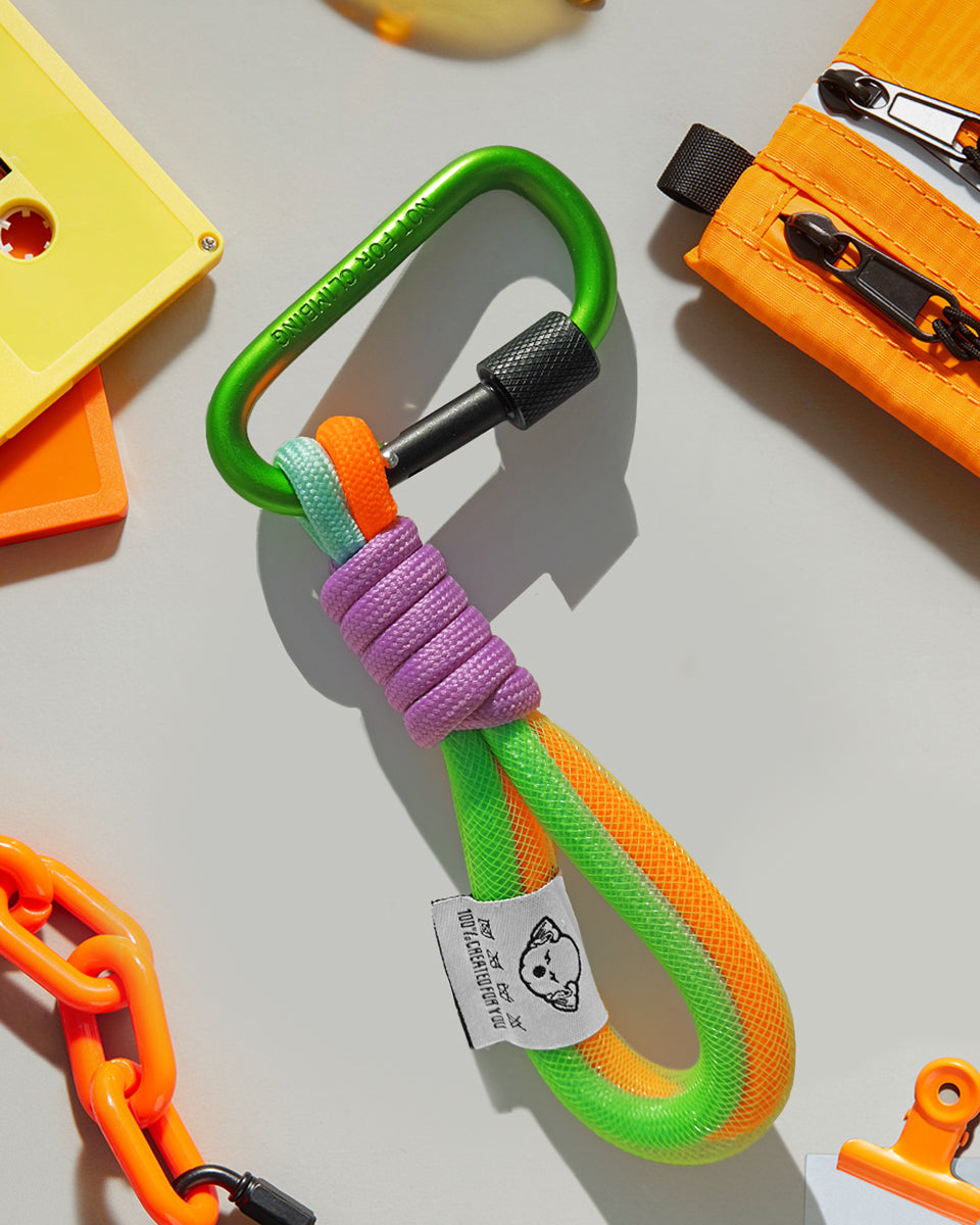 GREEN MULTICOLORED ROPE KEYCHAIN
