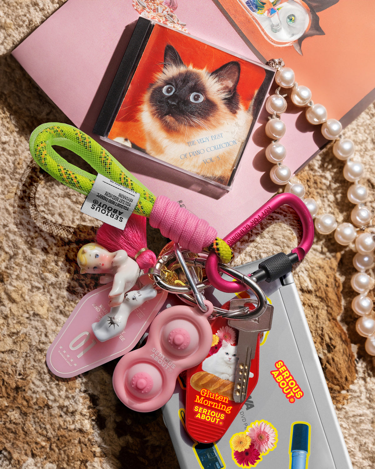 FUCHSIA MULTICOLORED ROPE KEYCHAIN