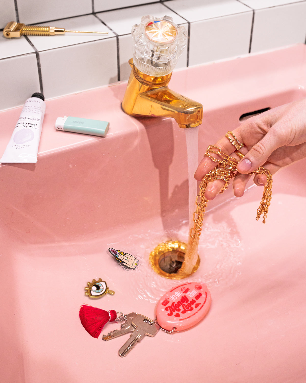 GIRLS POWER, SLIDING ENAMEL PIN