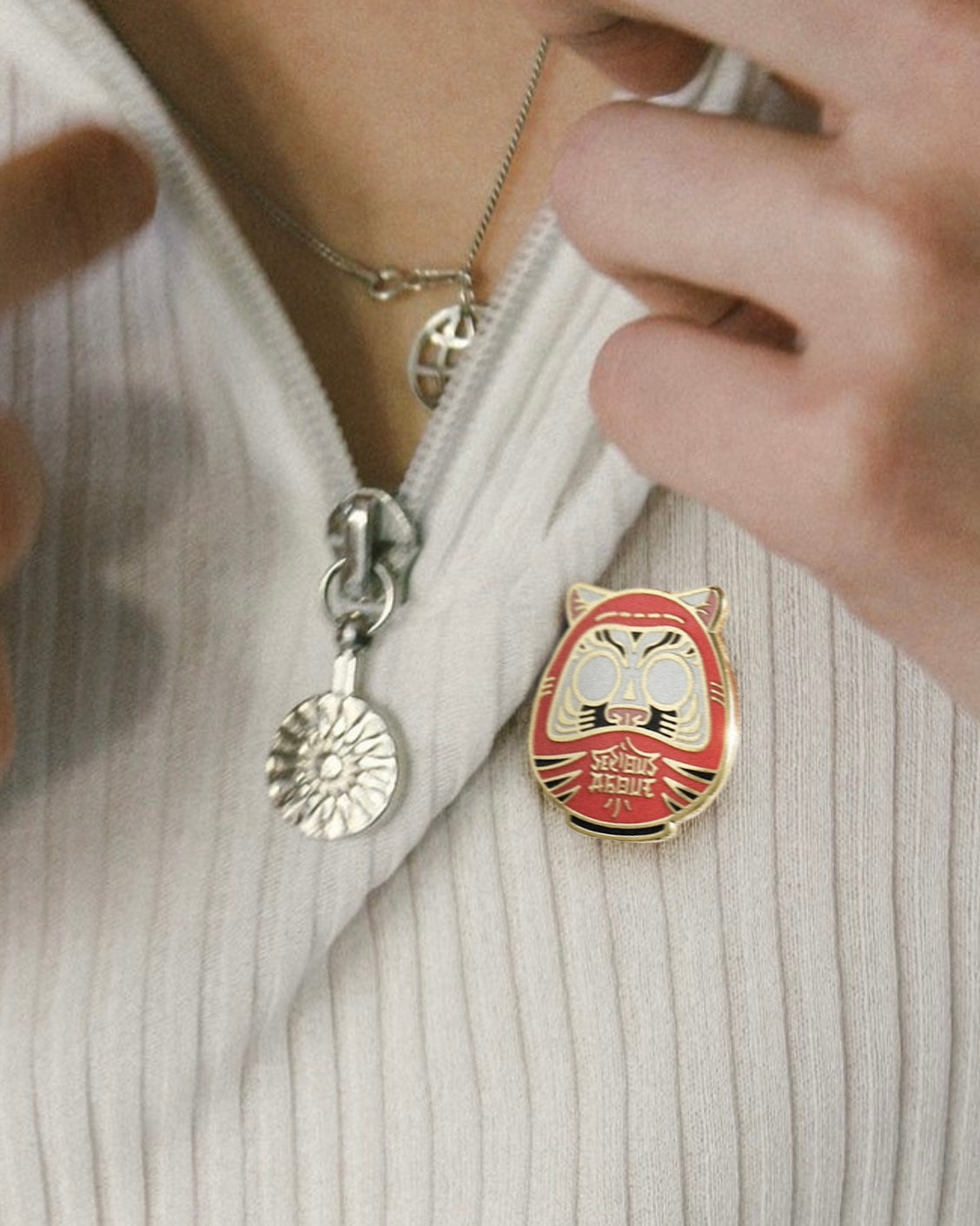DARUMA DOLL GOLD, enamel pin