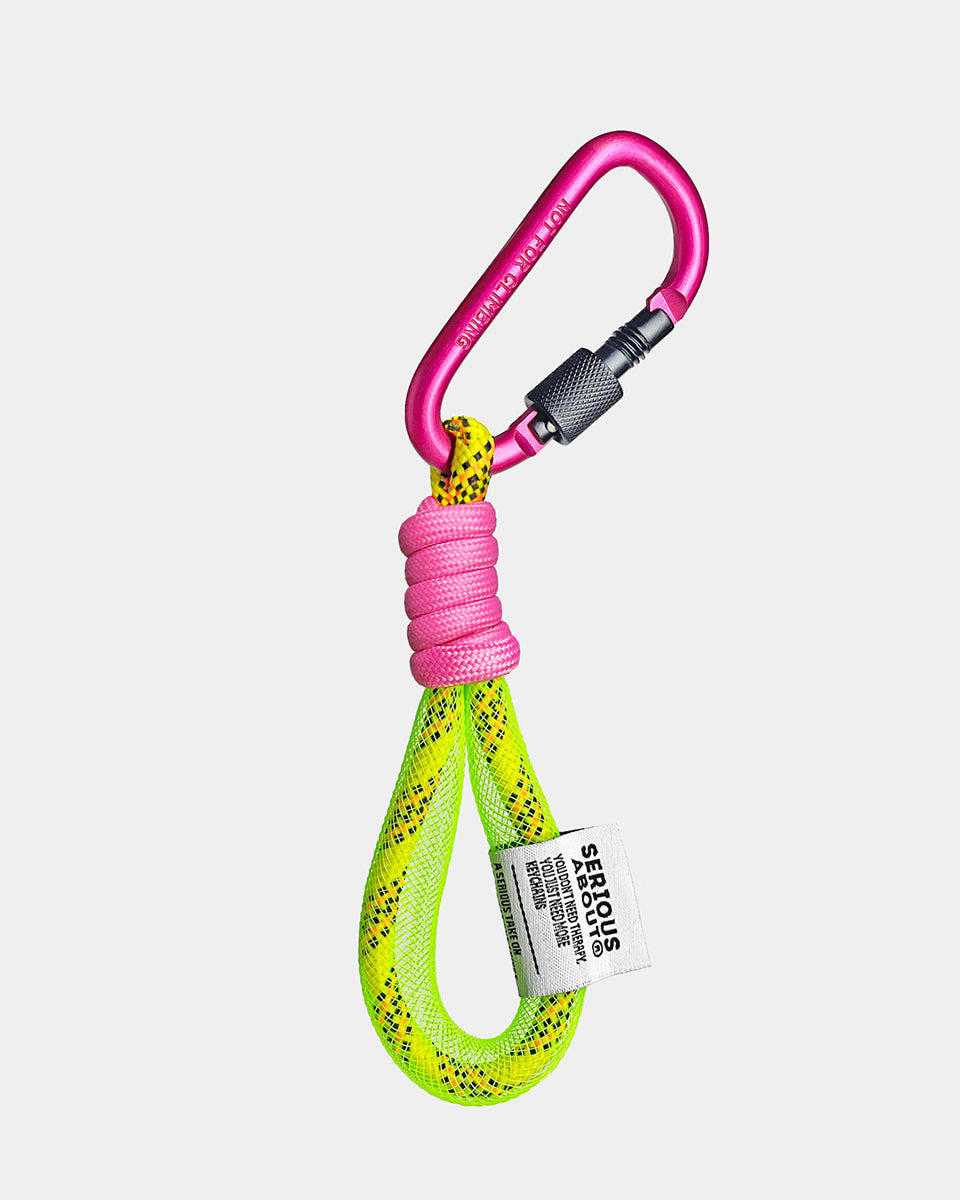 FUCHSIA MULTICOLORED ROPE KEYCHAIN